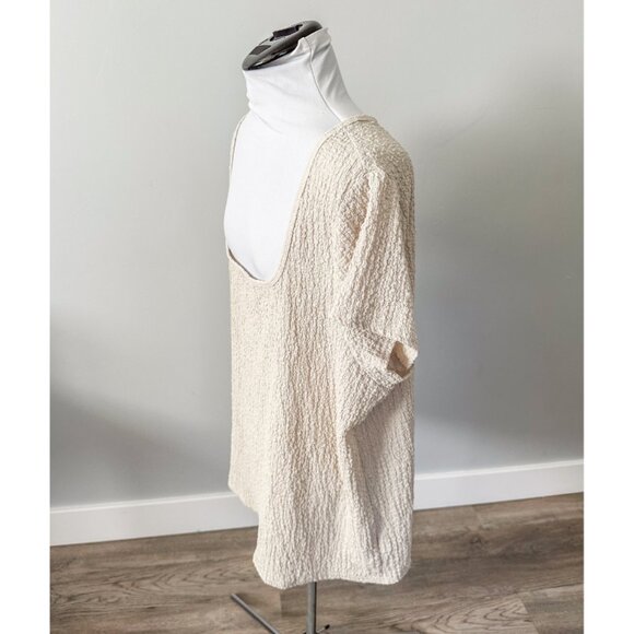 Old Navy Fitted Square-Neck T-Shirt in Textured Ivory - Picture 8 of 9